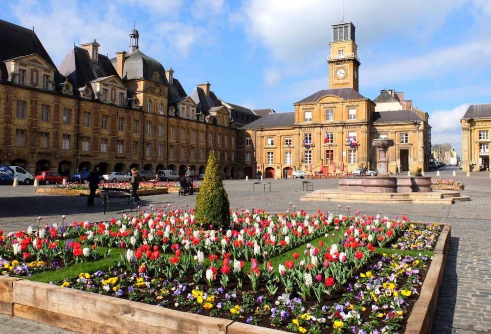 Le Petit Ardennais Charleville-Mézières エクステリア 写真