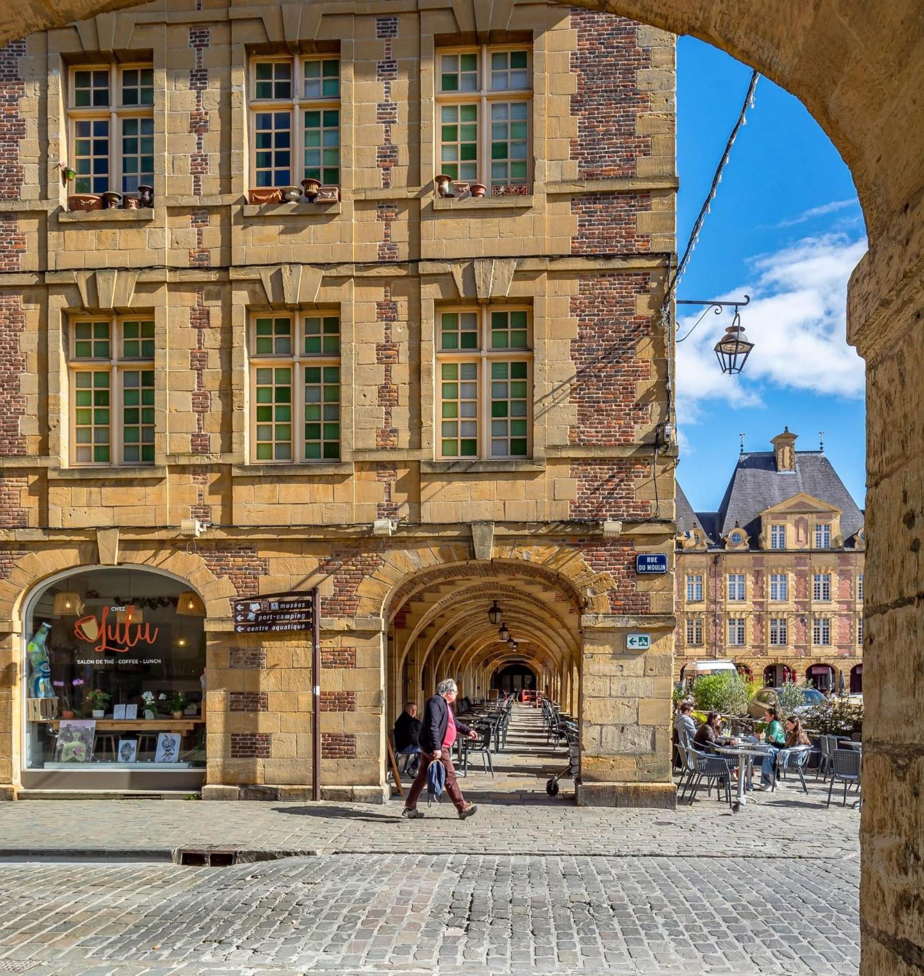 Le Petit Ardennais Charleville-Mézières エクステリア 写真