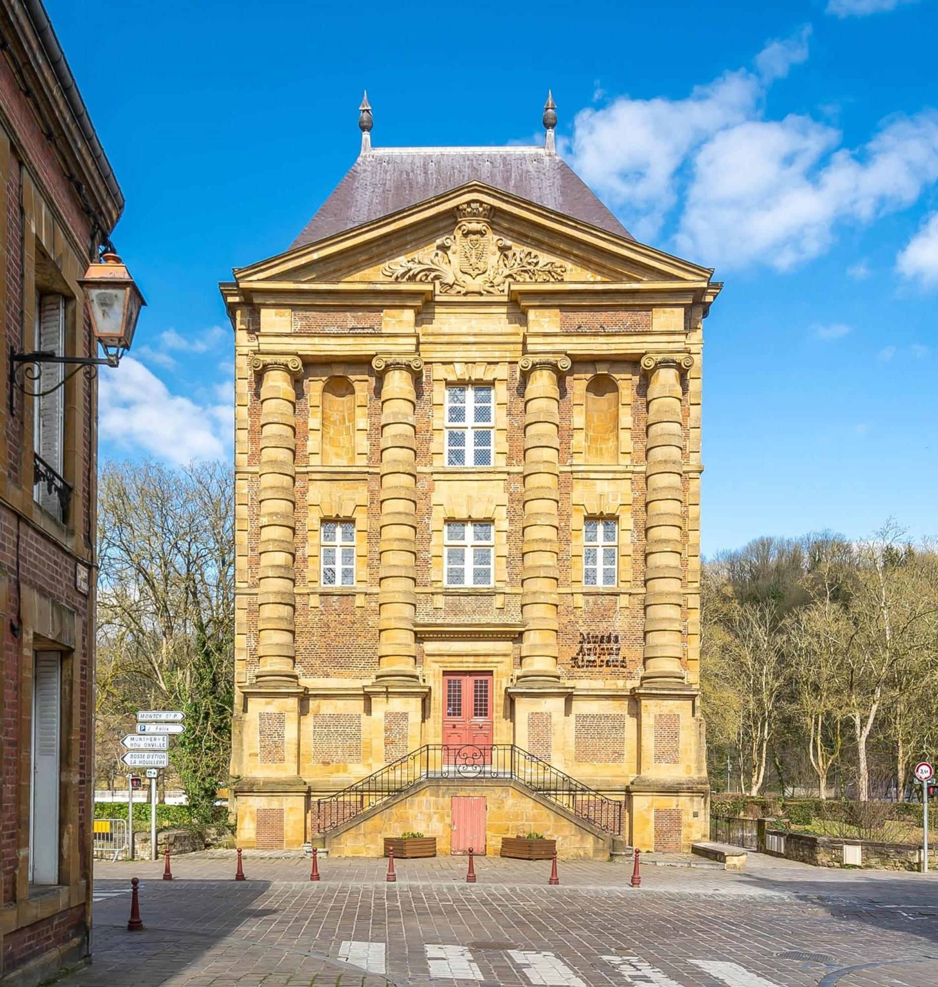 Le Petit Ardennais Charleville-Mézières エクステリア 写真