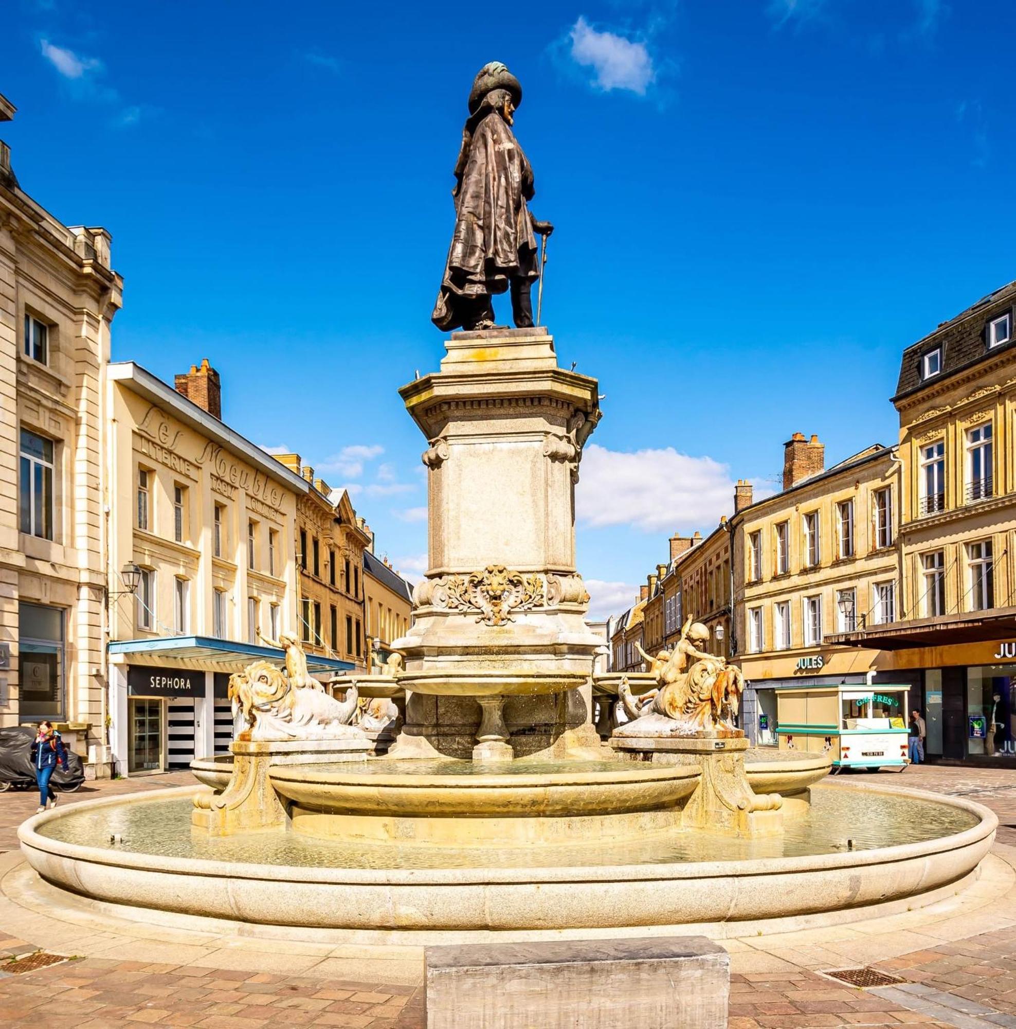 Le Petit Ardennais Charleville-Mézières エクステリア 写真