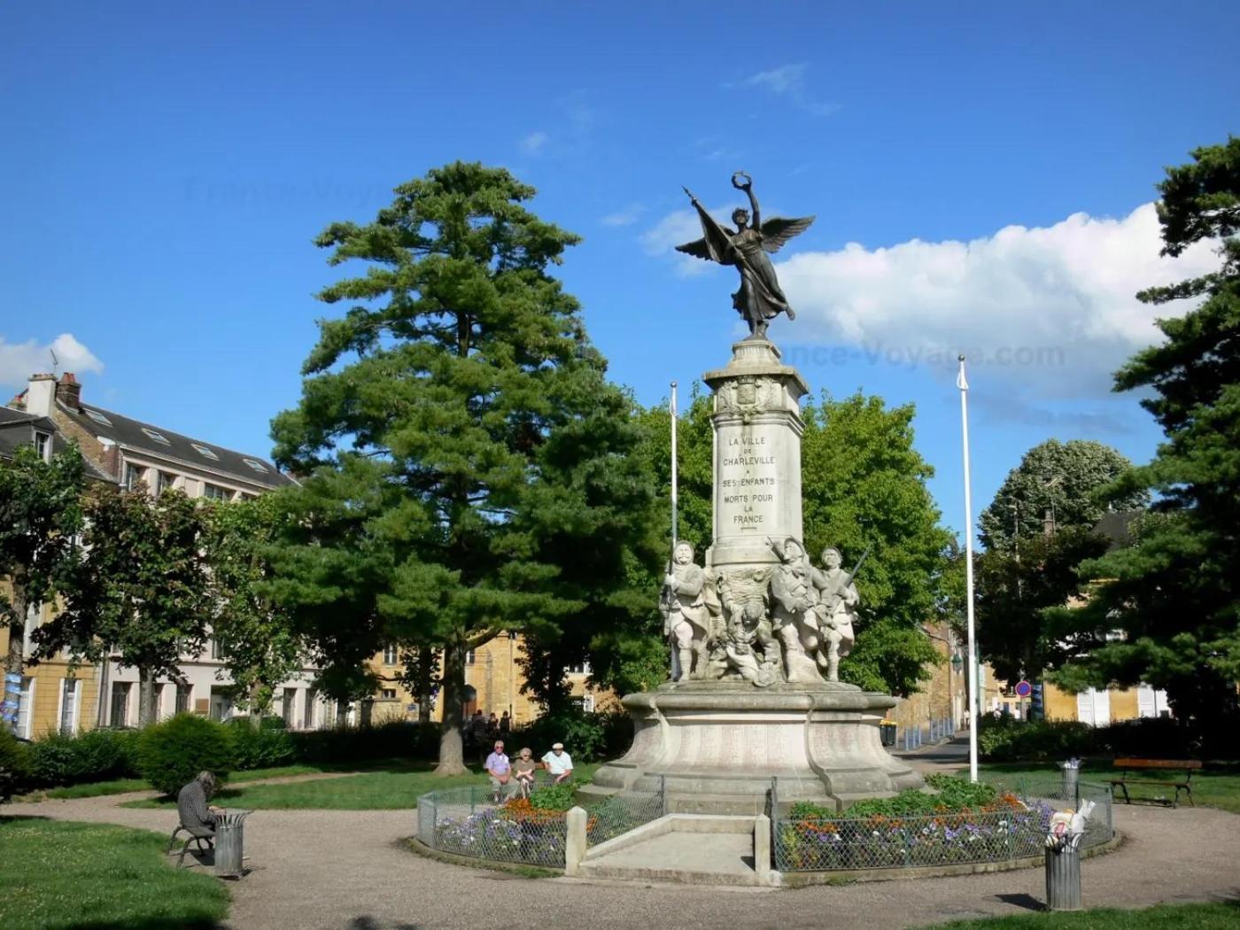 Le Petit Ardennais Charleville-Mézières エクステリア 写真