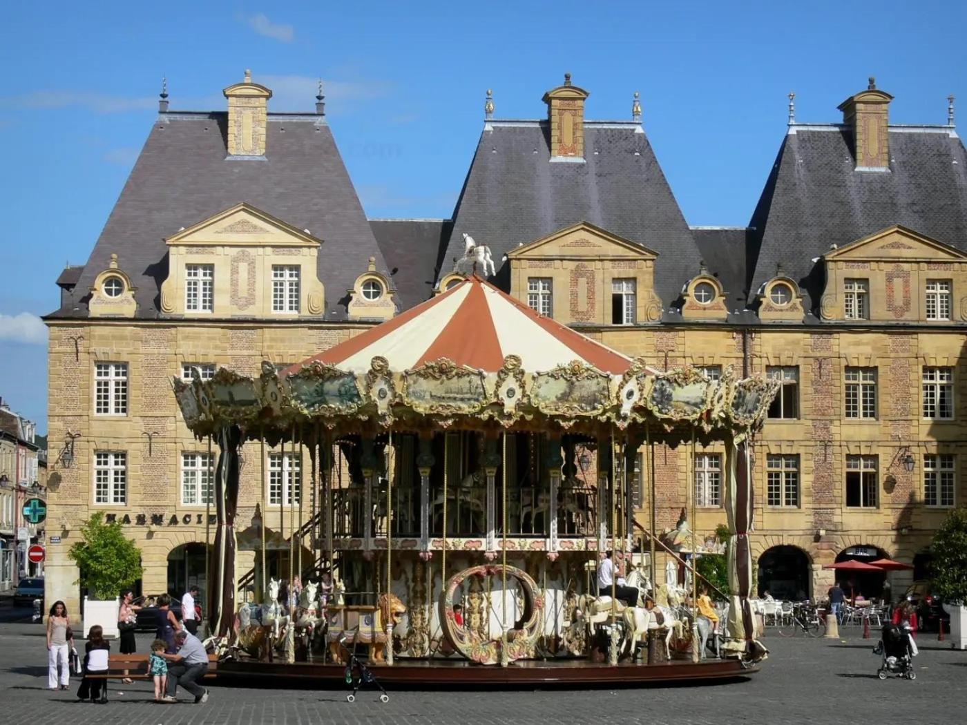 Le Petit Ardennais Charleville-Mézières エクステリア 写真