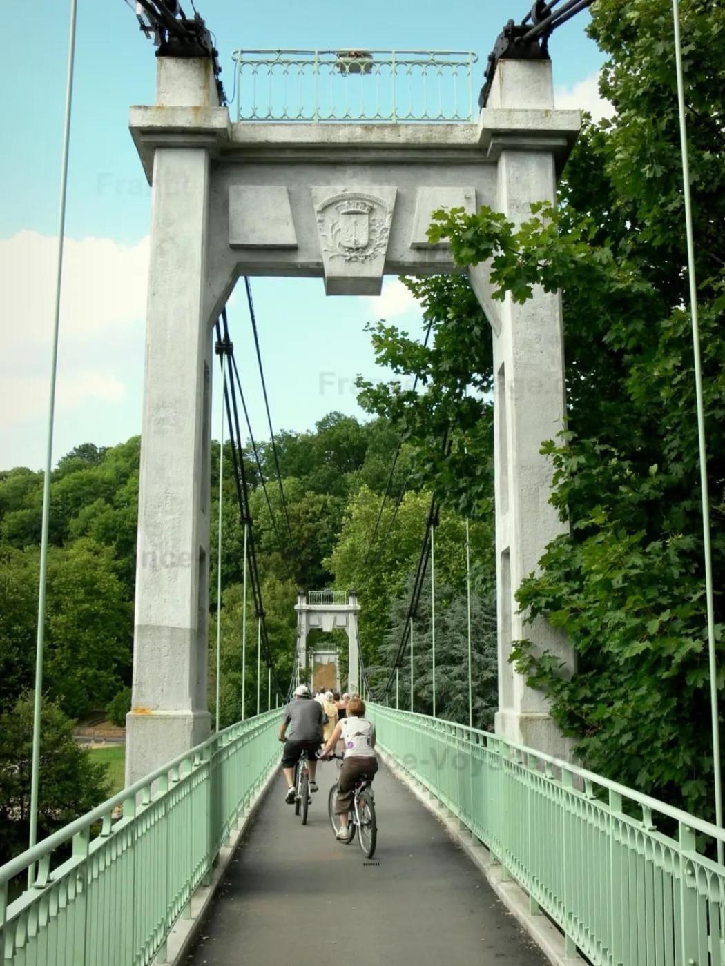 Le Petit Ardennais Charleville-Mézières エクステリア 写真